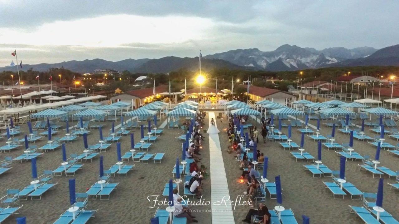 Brezza Marina Bed and Breakfast Marina Di Carrara Buitenkant foto