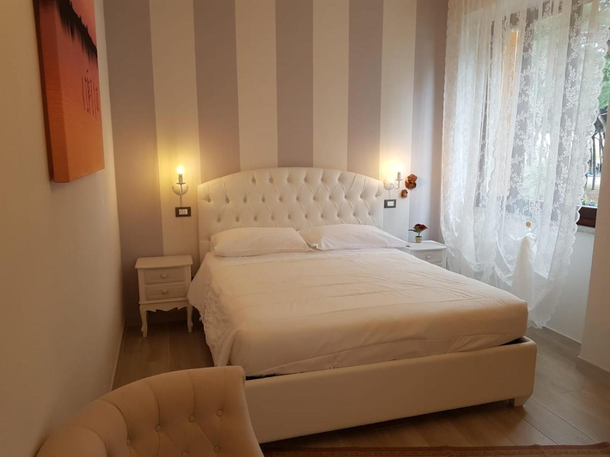 Brezza Marina Bed and Breakfast Marina Di Carrara Buitenkant foto