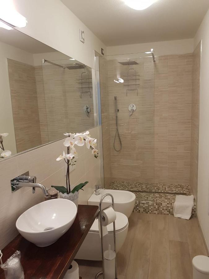 Brezza Marina Bed and Breakfast Marina Di Carrara Buitenkant foto